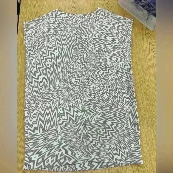 Maggy London Zig Zag Oversized Dress Size 6 - Picture 3 of 4